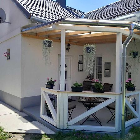 Edina Vintage Vendégház Mosonmagyaróvár Exterior foto