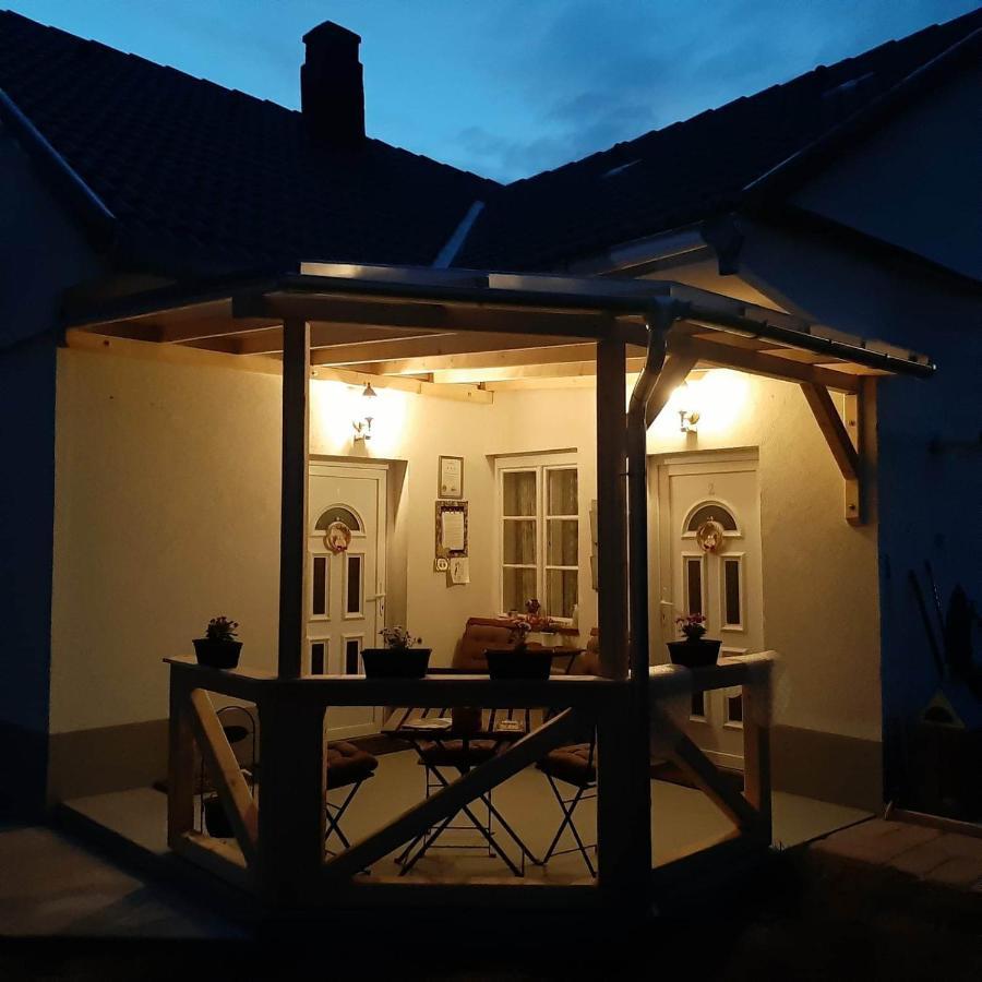 Edina Vintage Vendégház Mosonmagyaróvár Exterior foto